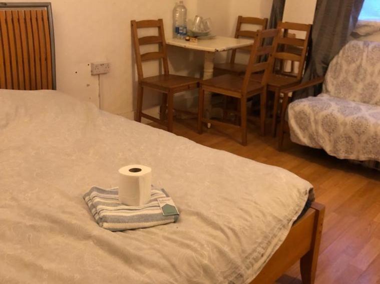 Private Rooms In 3 Bedroom Flat!! London Kültér fotó